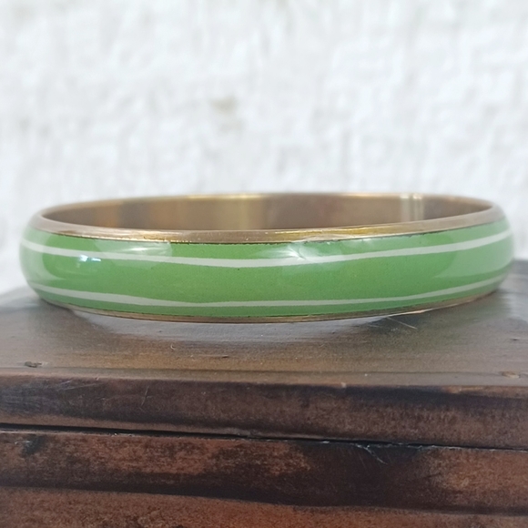 🛍HP🛍 Green and White Fashion Jewelry Bracelet Set - Picture 13 of 14